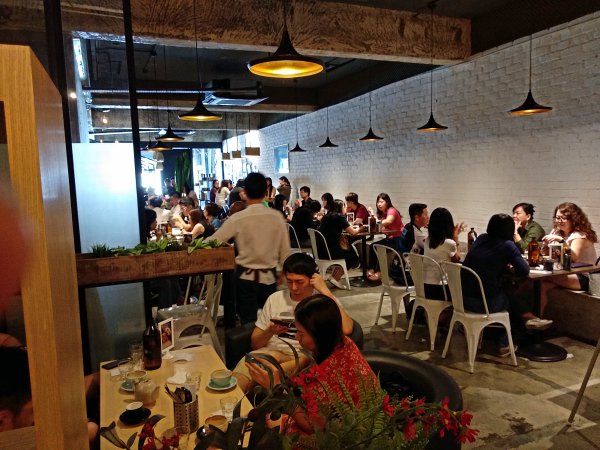Full House inside at 103 Coffee Workshop, Sri Petaling | Kuala Lumpur Best Cafes Review 2018
